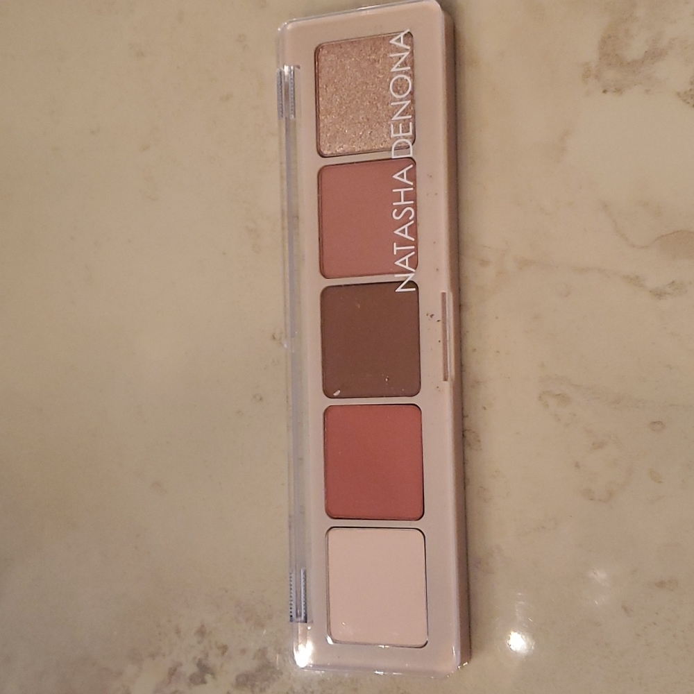 Eyeshadow Palette - Picture 1 of 2